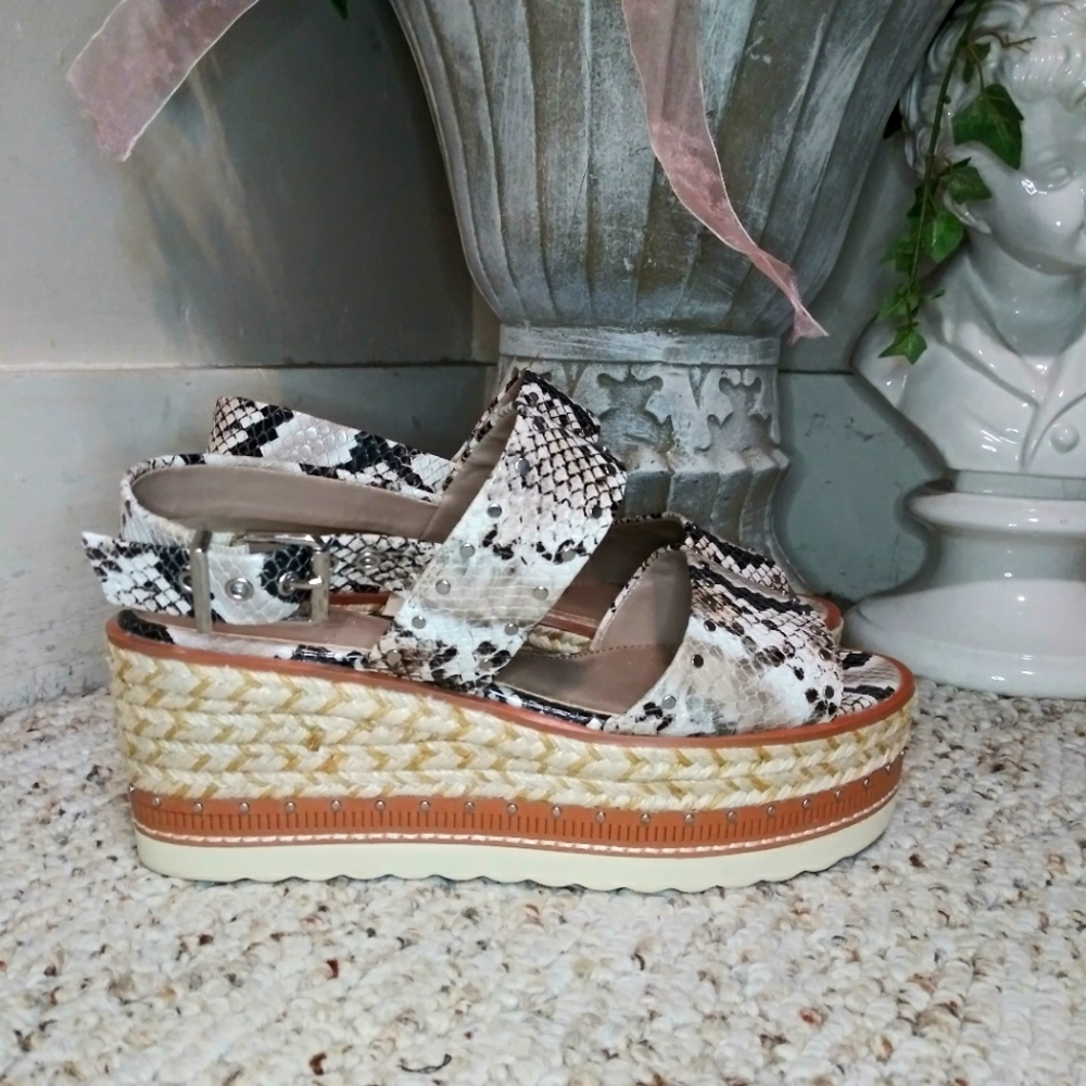Vince Camuto Marsa Black, Silver & Taupe, Faux Snakeskin Platform Sandals - Picture 13 of 13